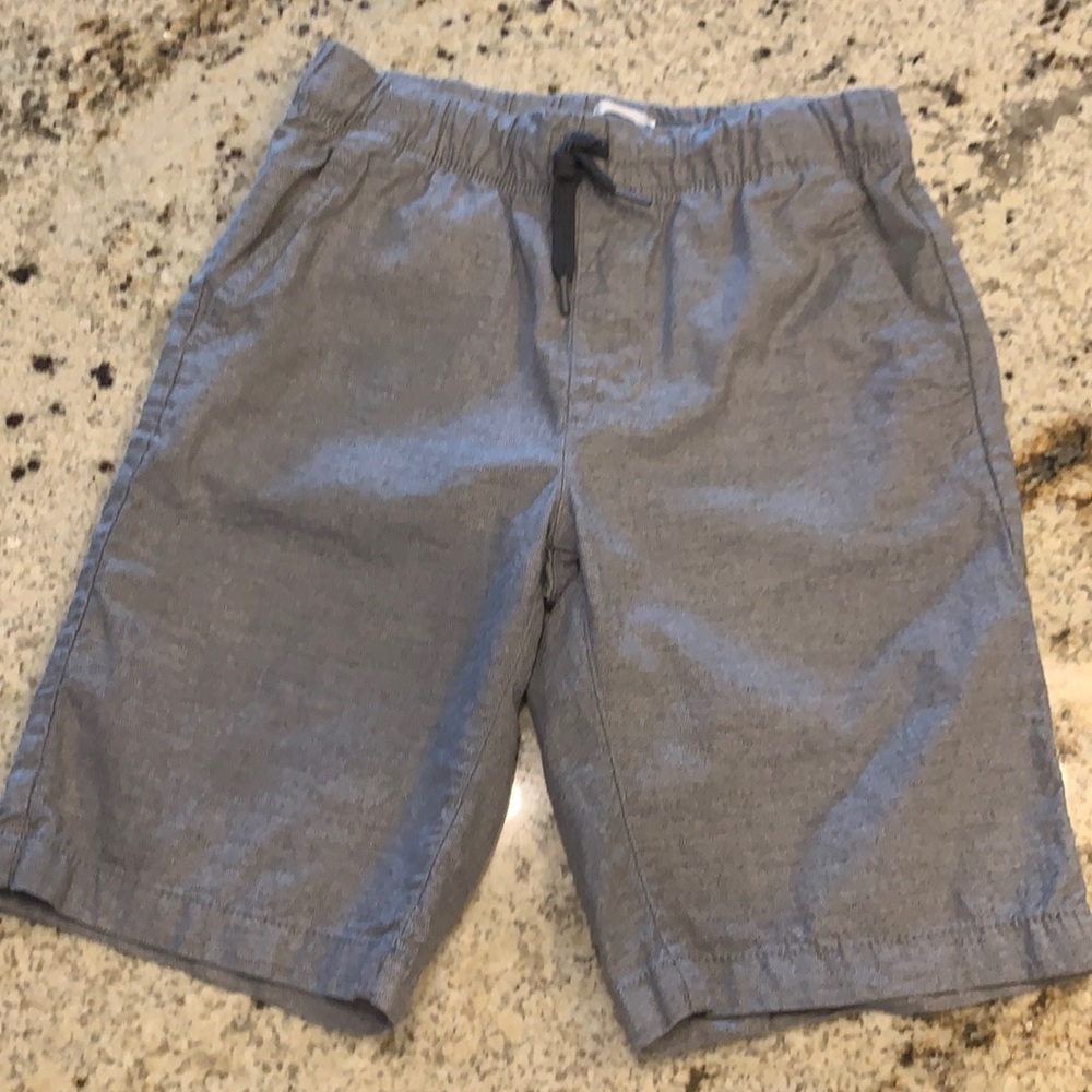 Old Navy gray boys shorts size LG (10-12)